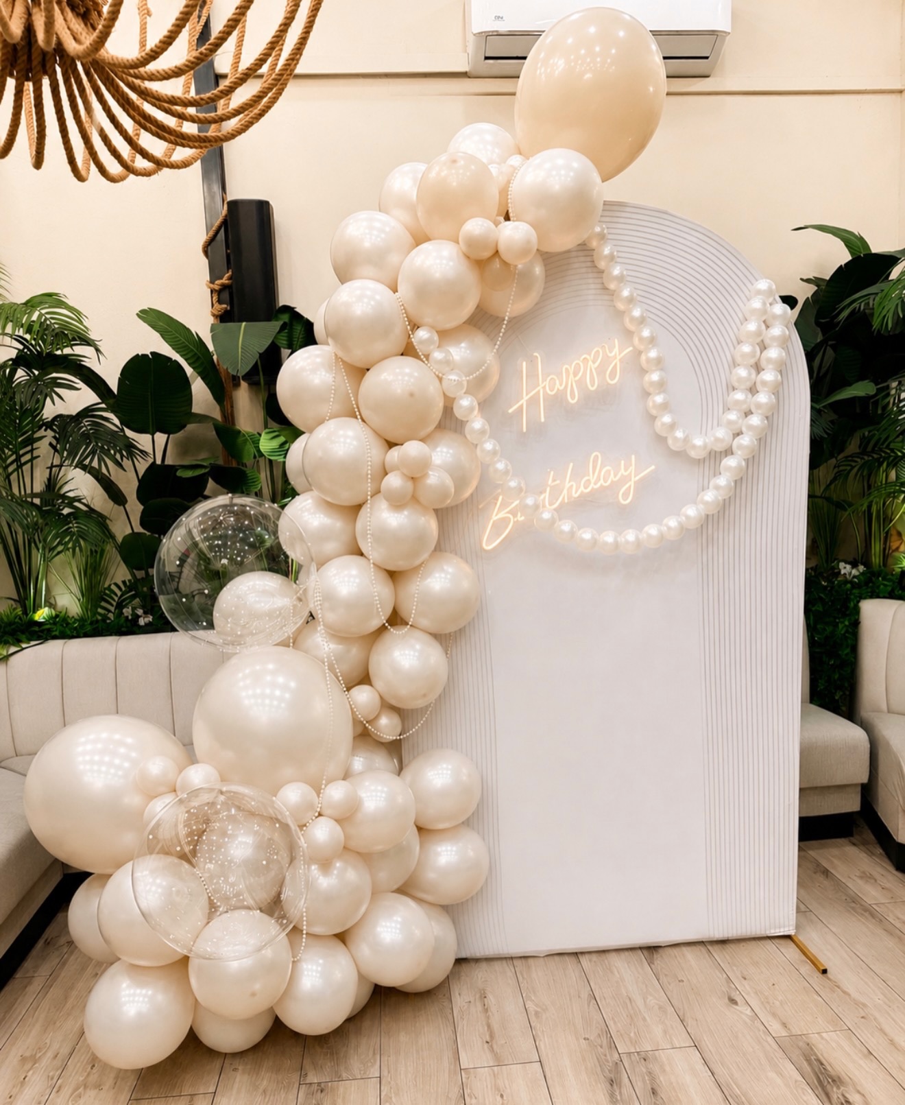 Party Land white pearl birthday installation